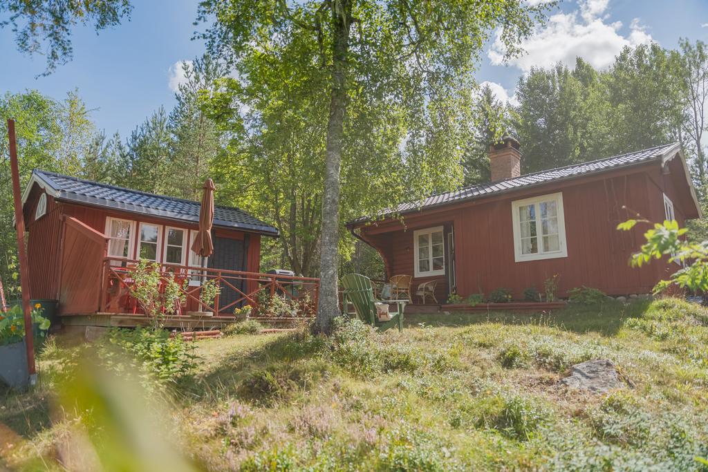 Friggebod och huvudstuga
