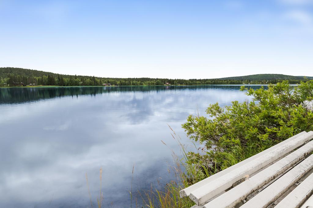 Vackert läge intill sjön