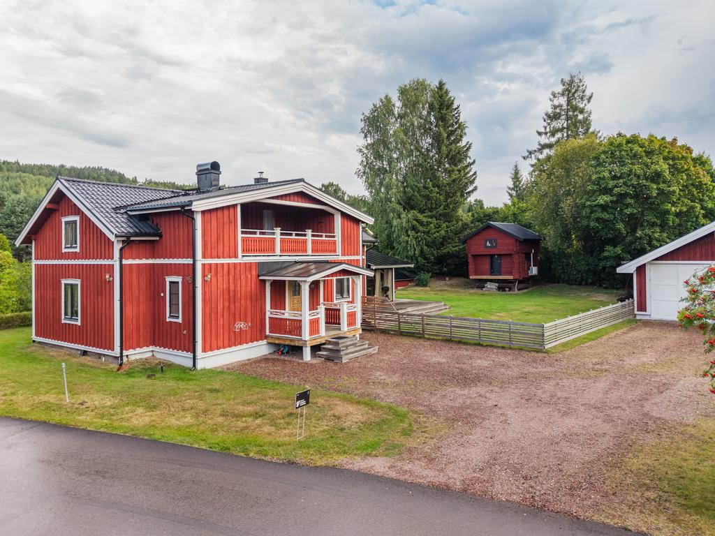 Rejäl villa i bra område!