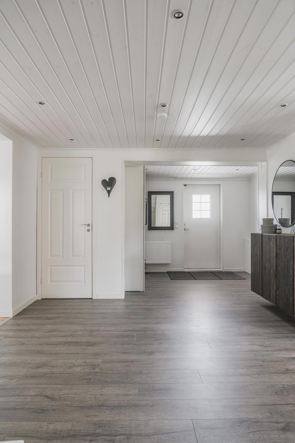 Inre hall mot entréhall