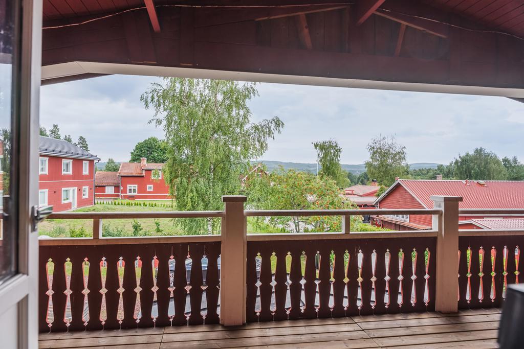 Den stora balkongen utanför allrummet