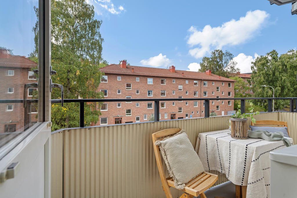 Sitt här och njut av eftermiddagssolen med lugna omgivningar