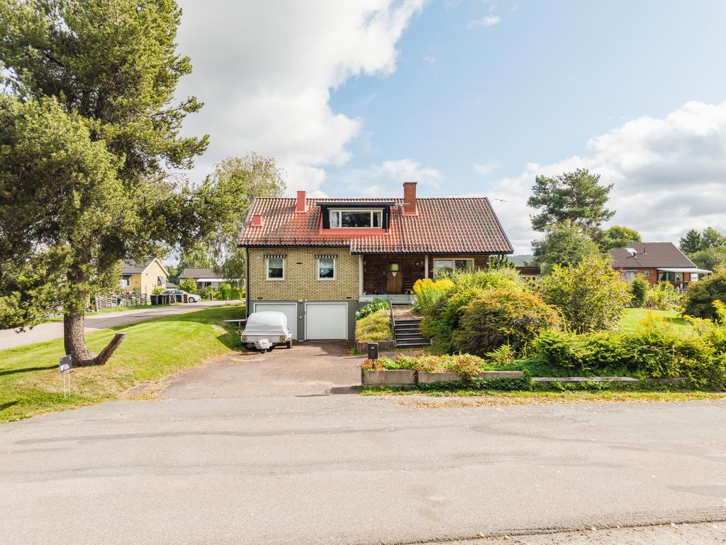 Dubbelgarage i källaren