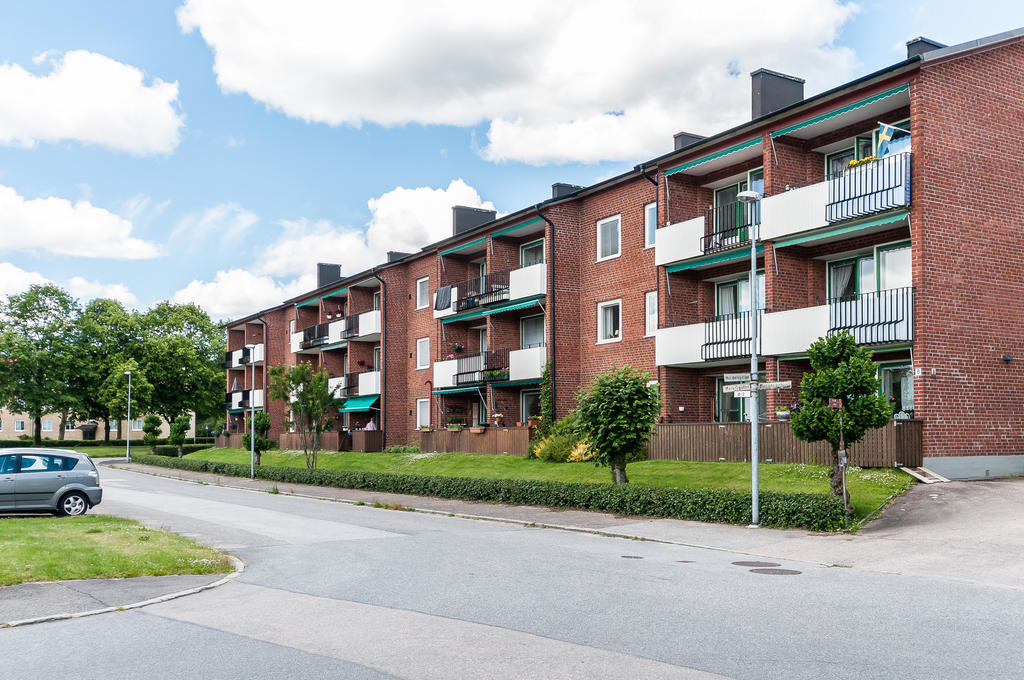 Baksidan innan de påbörjat renovering av balkongerna 
