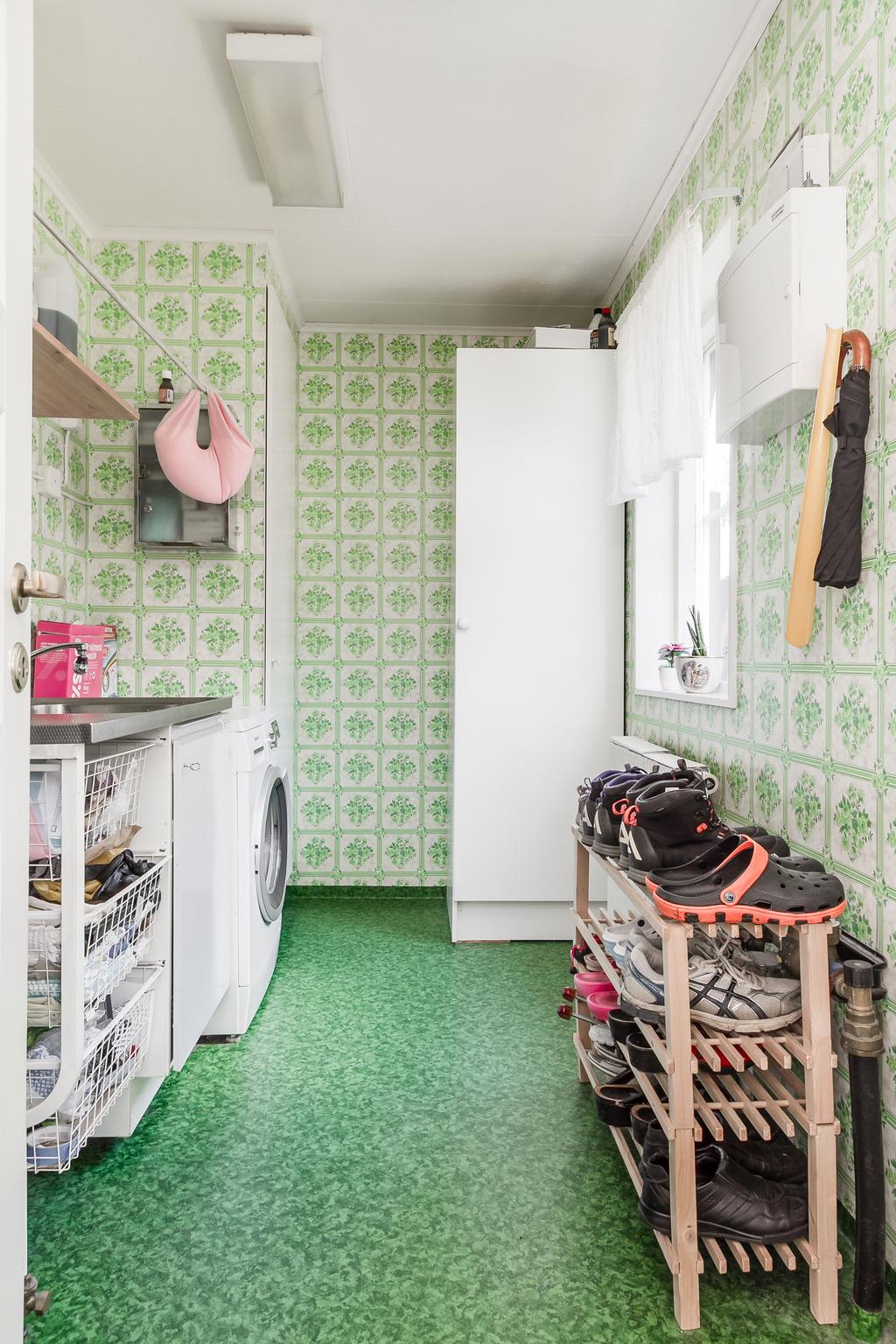 Groventré/tvättstuga