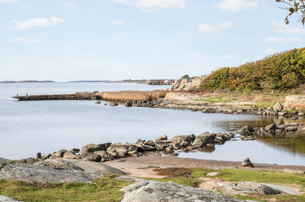 Närmaste badvik på några minuters promenadavstånd