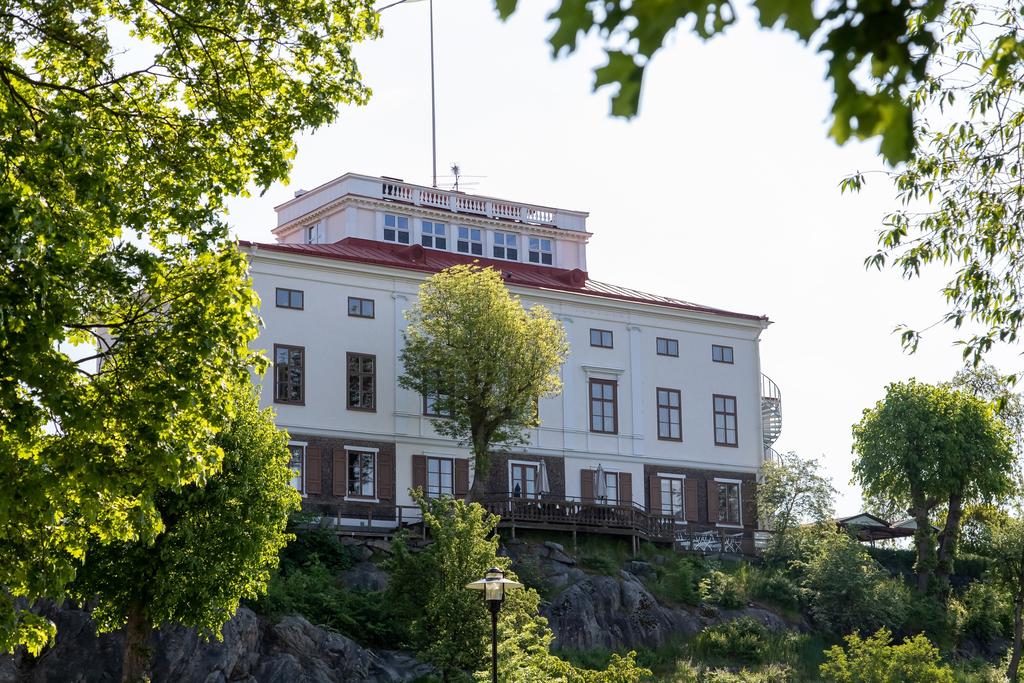 Hufvudsta Gård