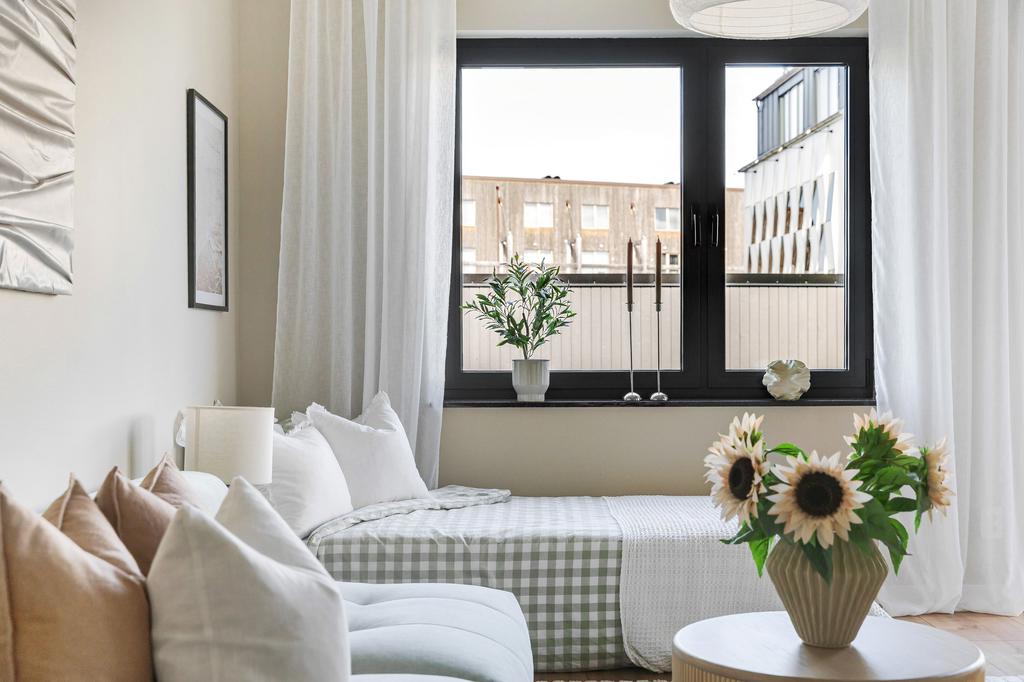 Plats för säng vid fönstret 