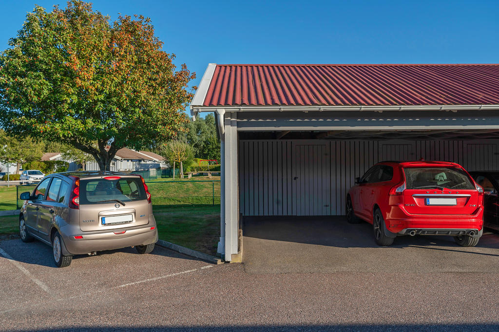 Carporten med tillhörand kallförråd