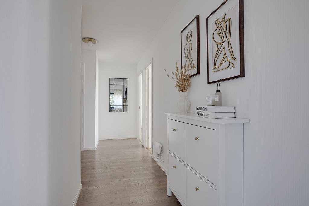 Fin hall in till kök och vardagsrum