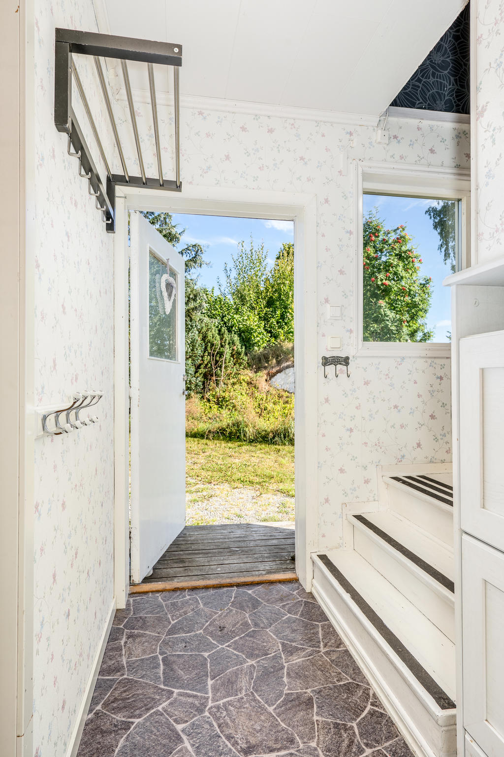 Entréhall- Välkommen in!