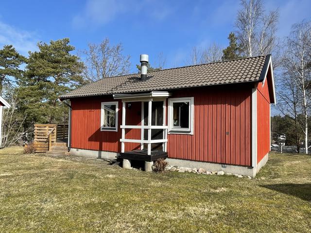 Välkommen till Seglarbyn, Babordsvägen 1