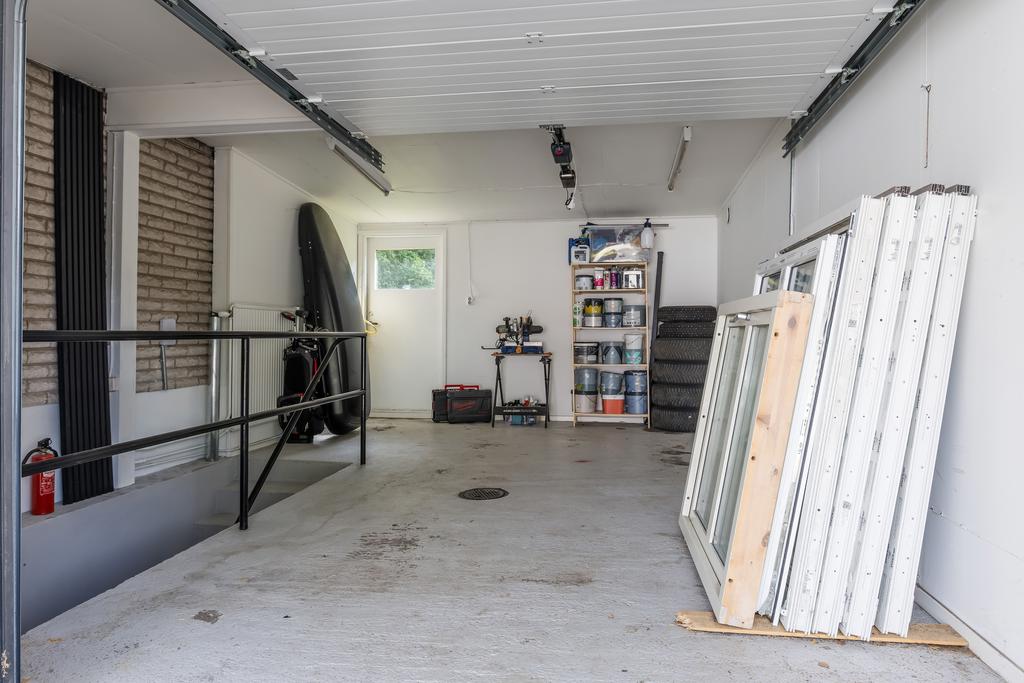 Garage.