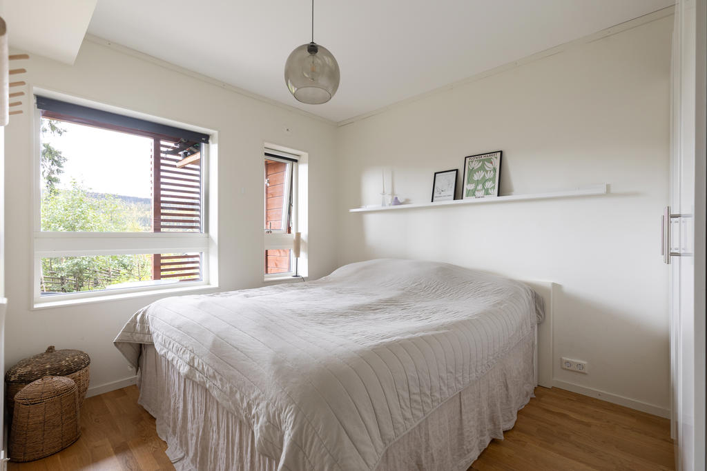 Större master bedroom med garderober