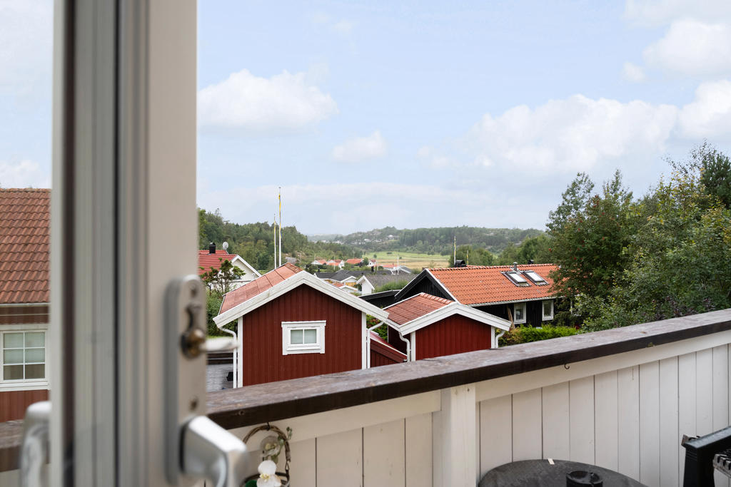 Utsikt från balkongen.