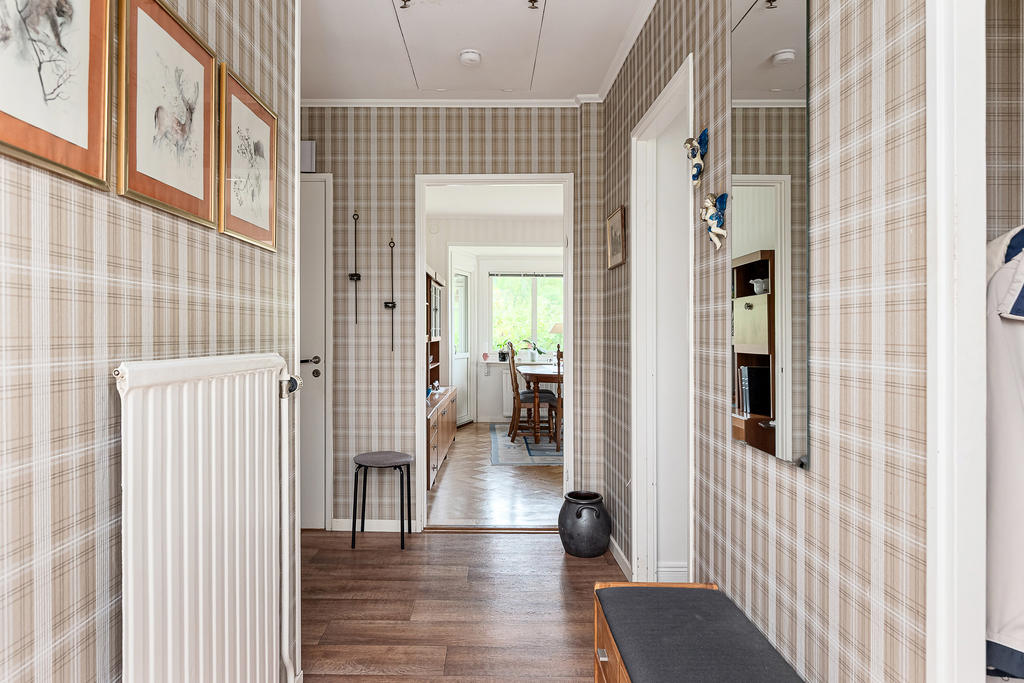 Hall från entré