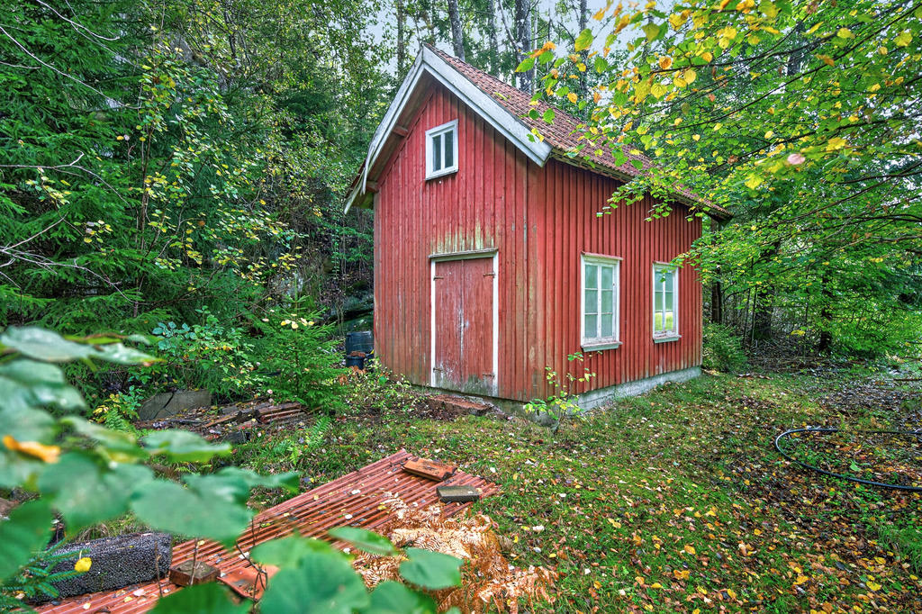 Stor snickarbod med övervåning