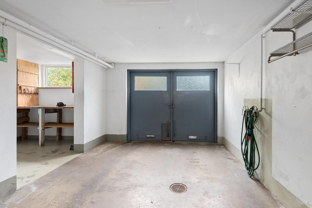 Garage samt verkstadsdel