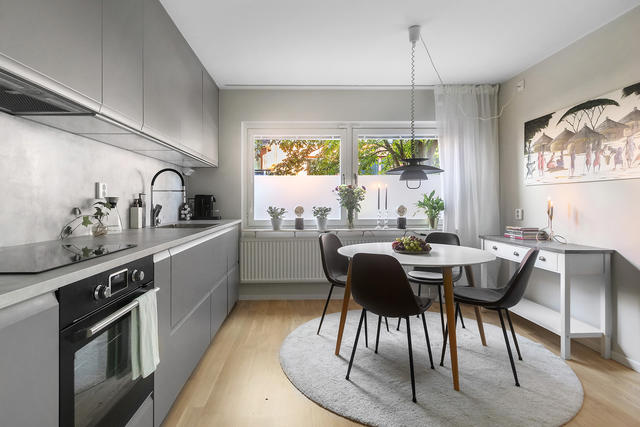 Lägenhet, 2 rum, 61 m² i Ekerö Tätort