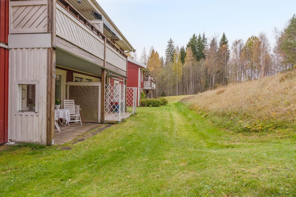 Uteplats mot skogen