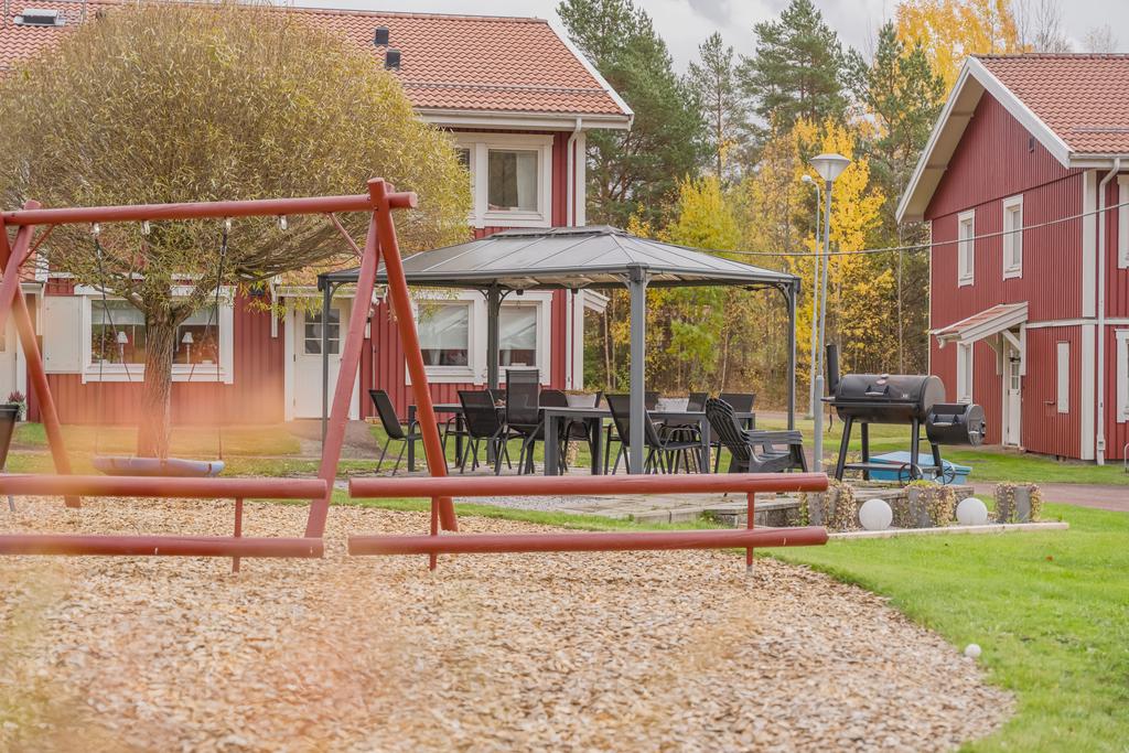 Föreningens innergård och fina lekpark