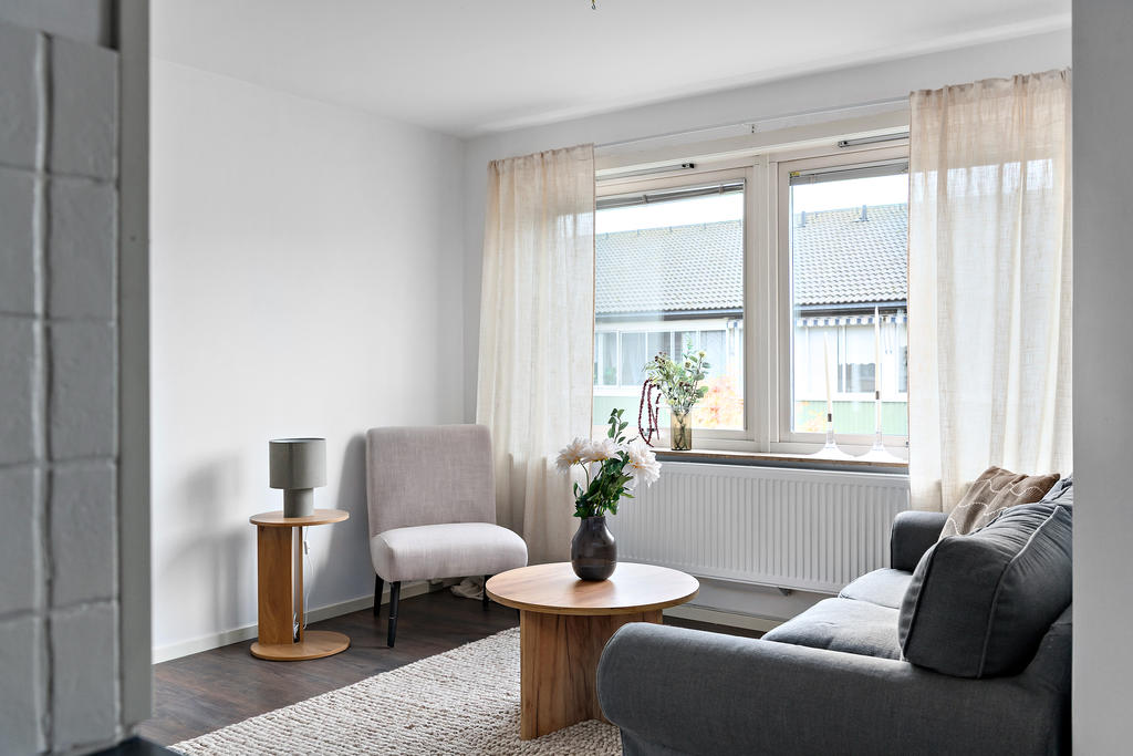 Vardagsrum med plats för soffgrupp för sociala kvällar! 