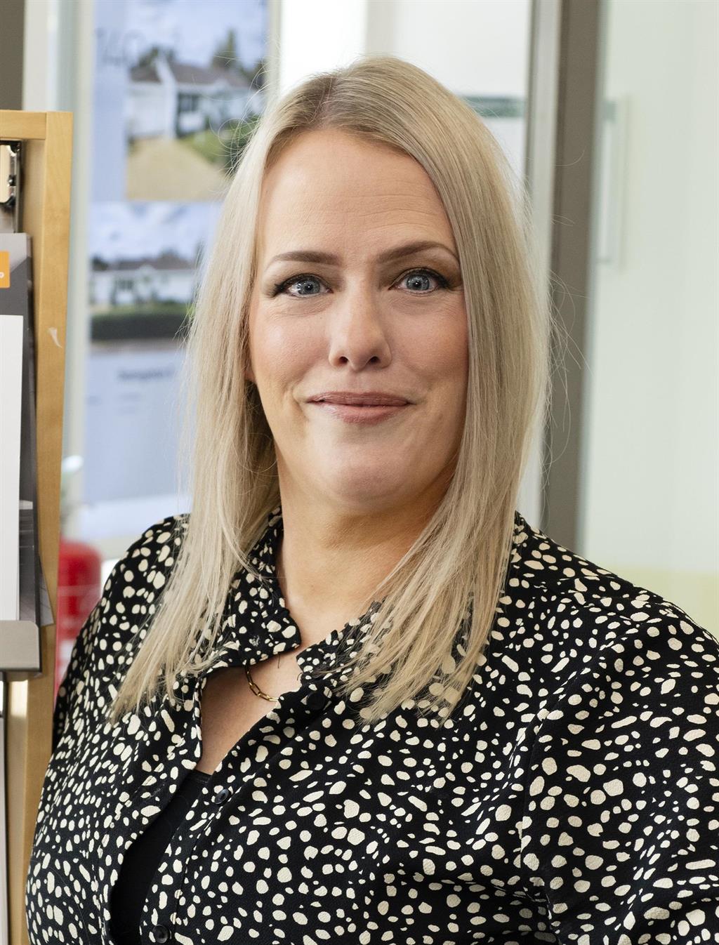 Angela Nilsson, Mäklare Svensk Fastighetsförmedling