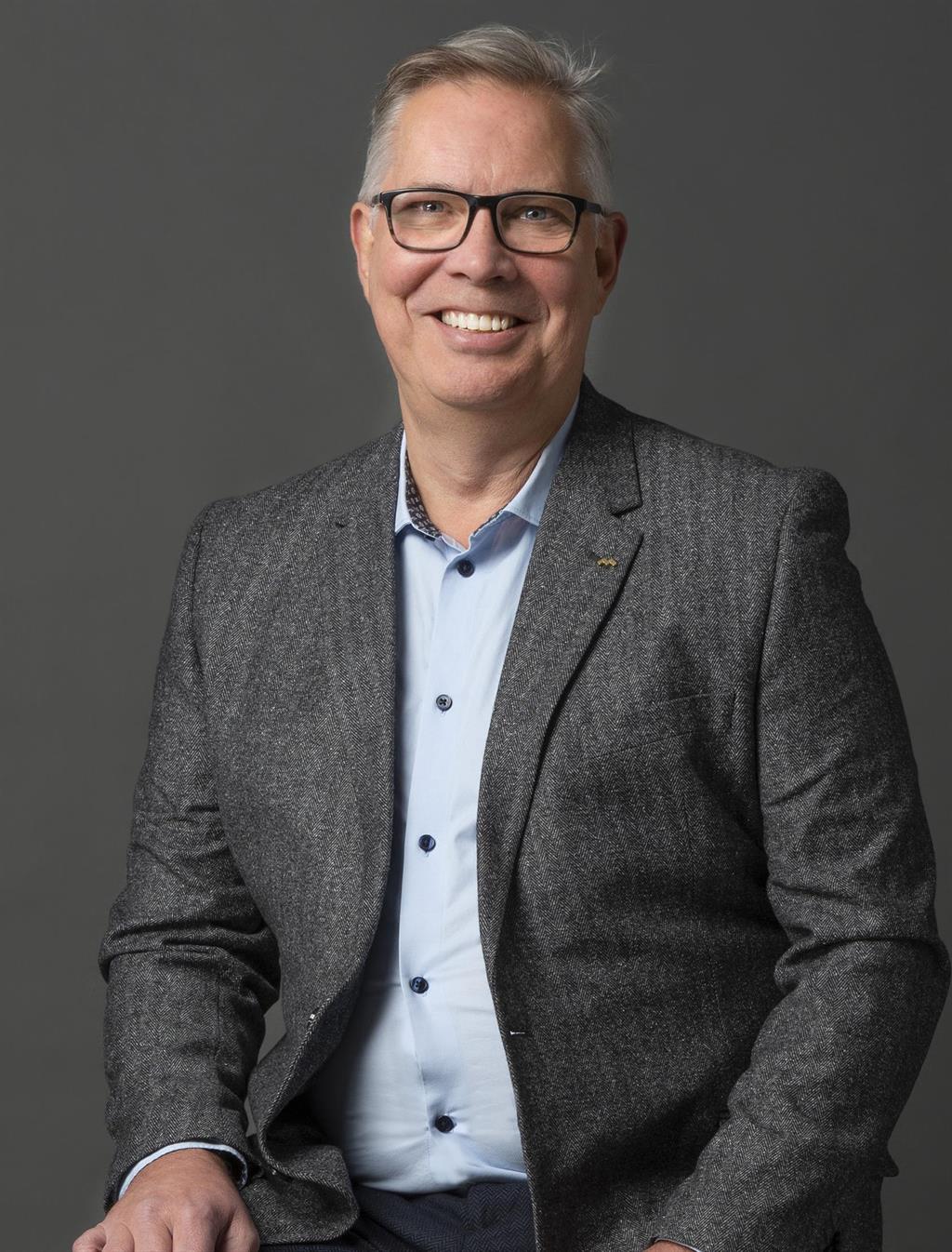 Eddy Löjdkvist, Mäklare Svensk Fastighetsförmedling