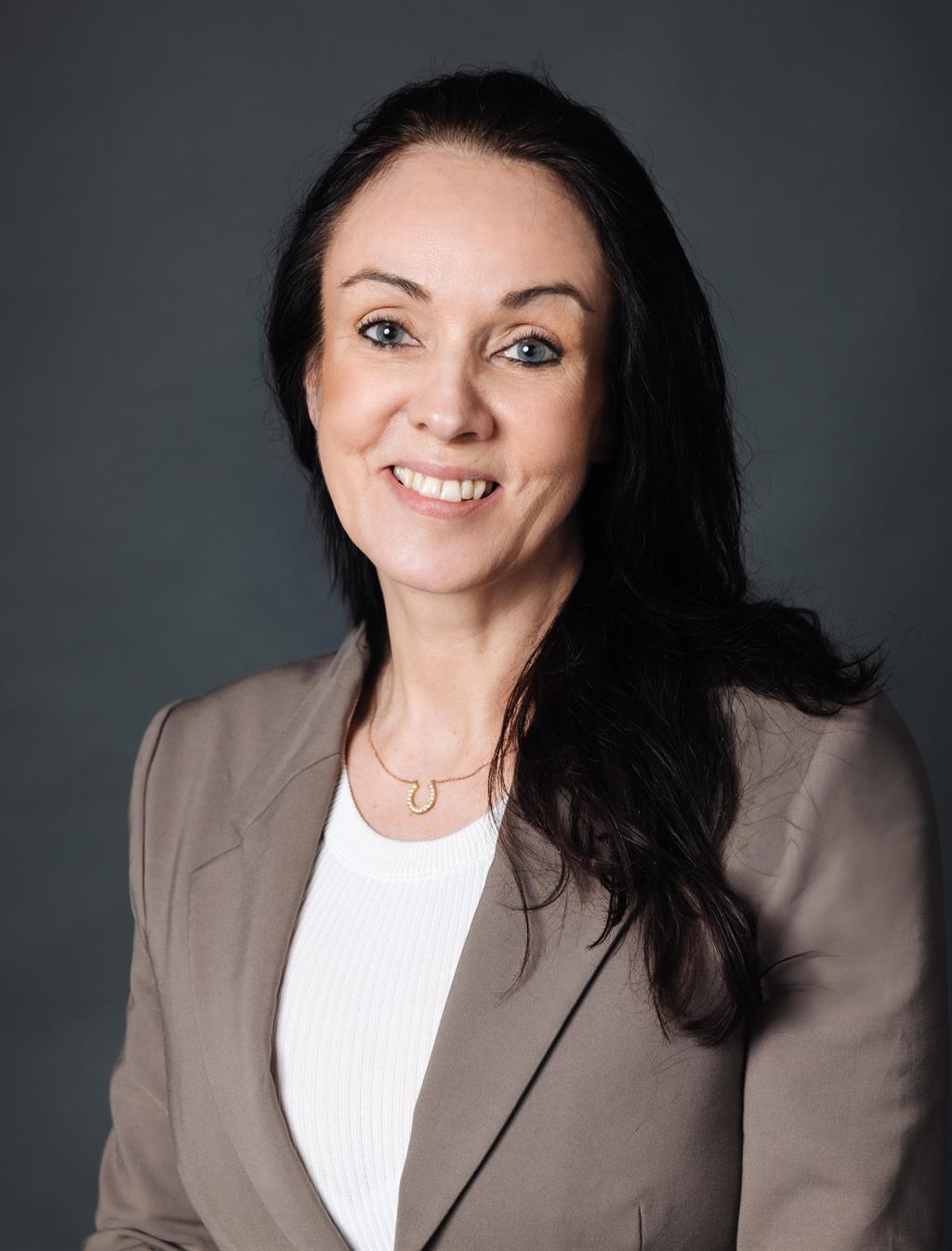 Elin-Marie Söderlund, Mäklare Svensk Fastighetsförmedling