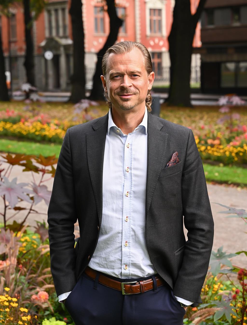 Linus Lindqvist, Mäklare Svensk Fastighetsförmedling