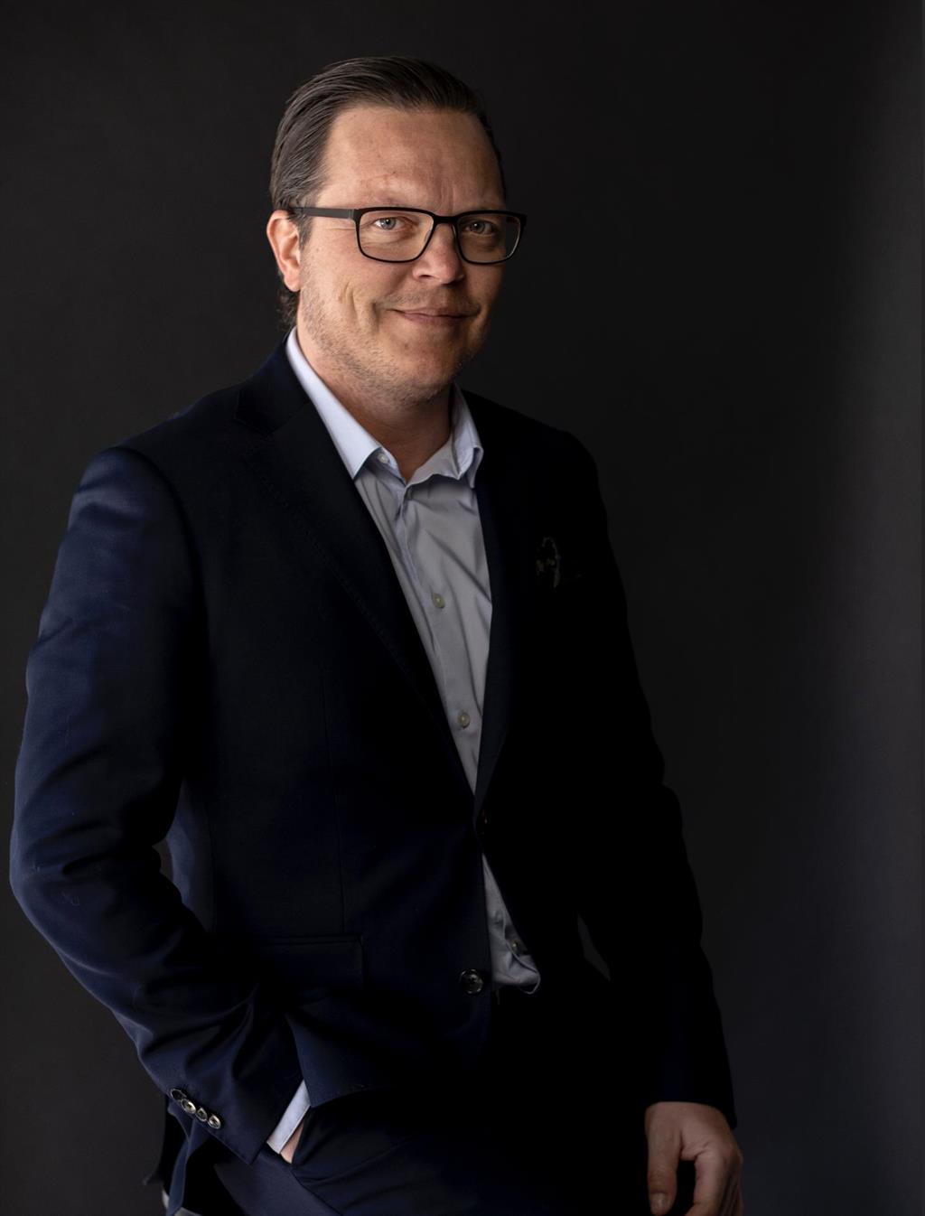 Robert Porander, Mäklare Svensk Fastighetsförmedling