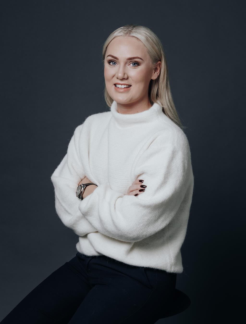 Julia Eriksson, Mäklare Svensk Fastighetsförmedling