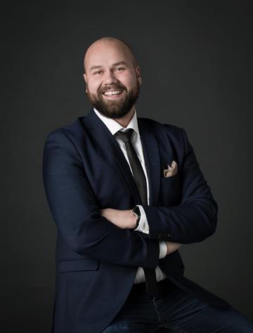 Fredrik Sahlin, Mäklare Svensk Fastighetsförmedling