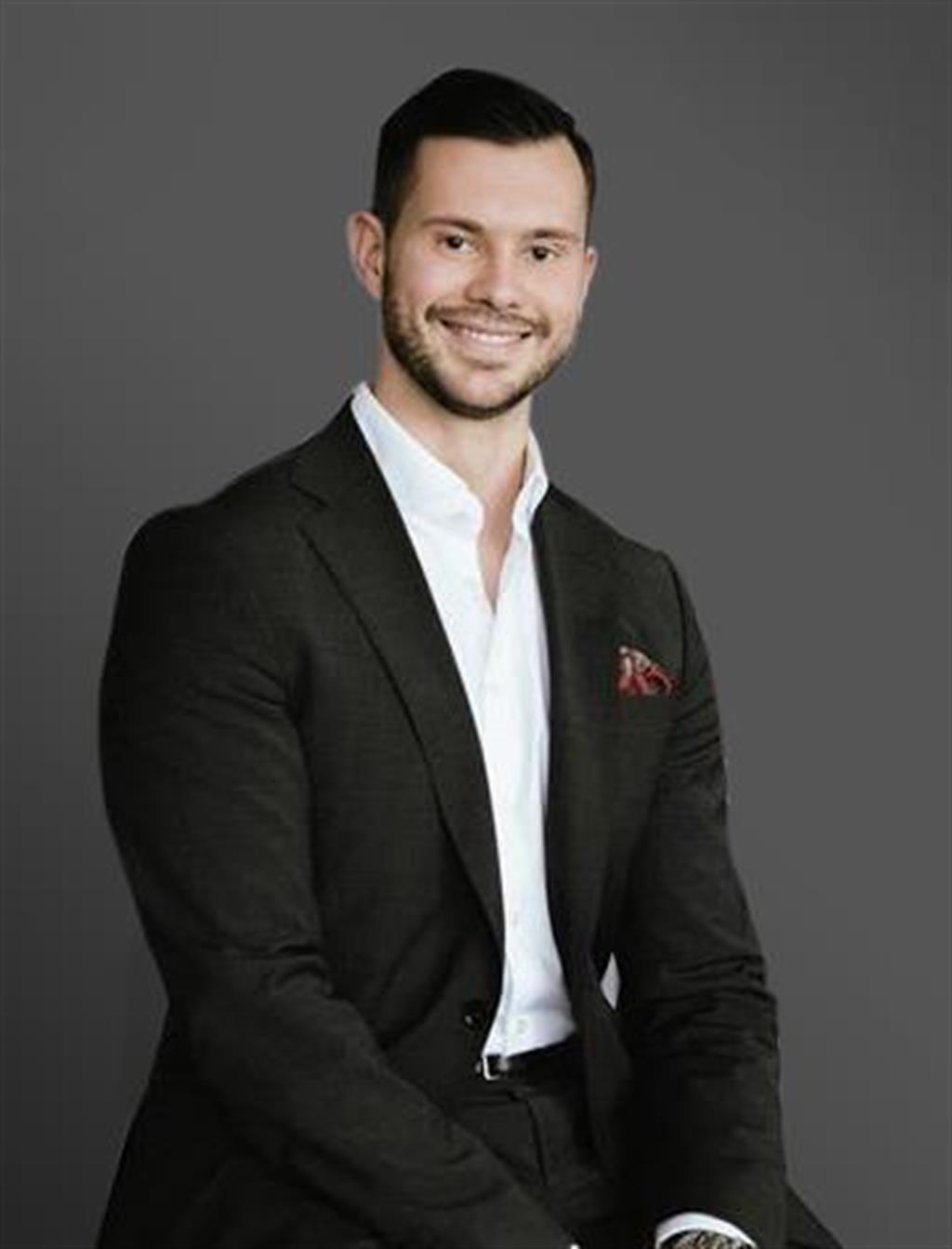 Theodor Maric Wallenberg, Mäklare Svensk Fastighetsförmedling