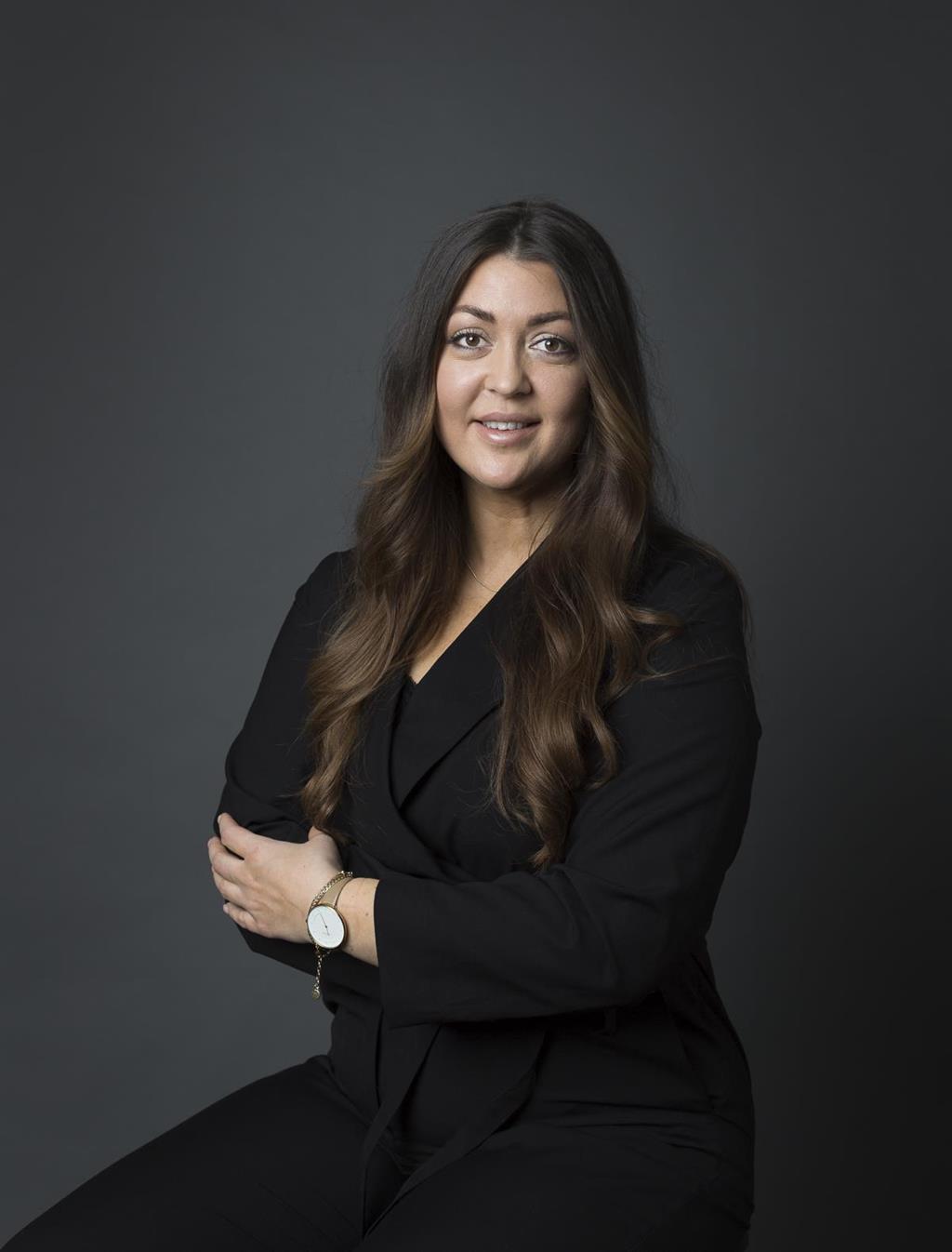 Magdalena Pavic, Mäklare Svensk Fastighetsförmedling