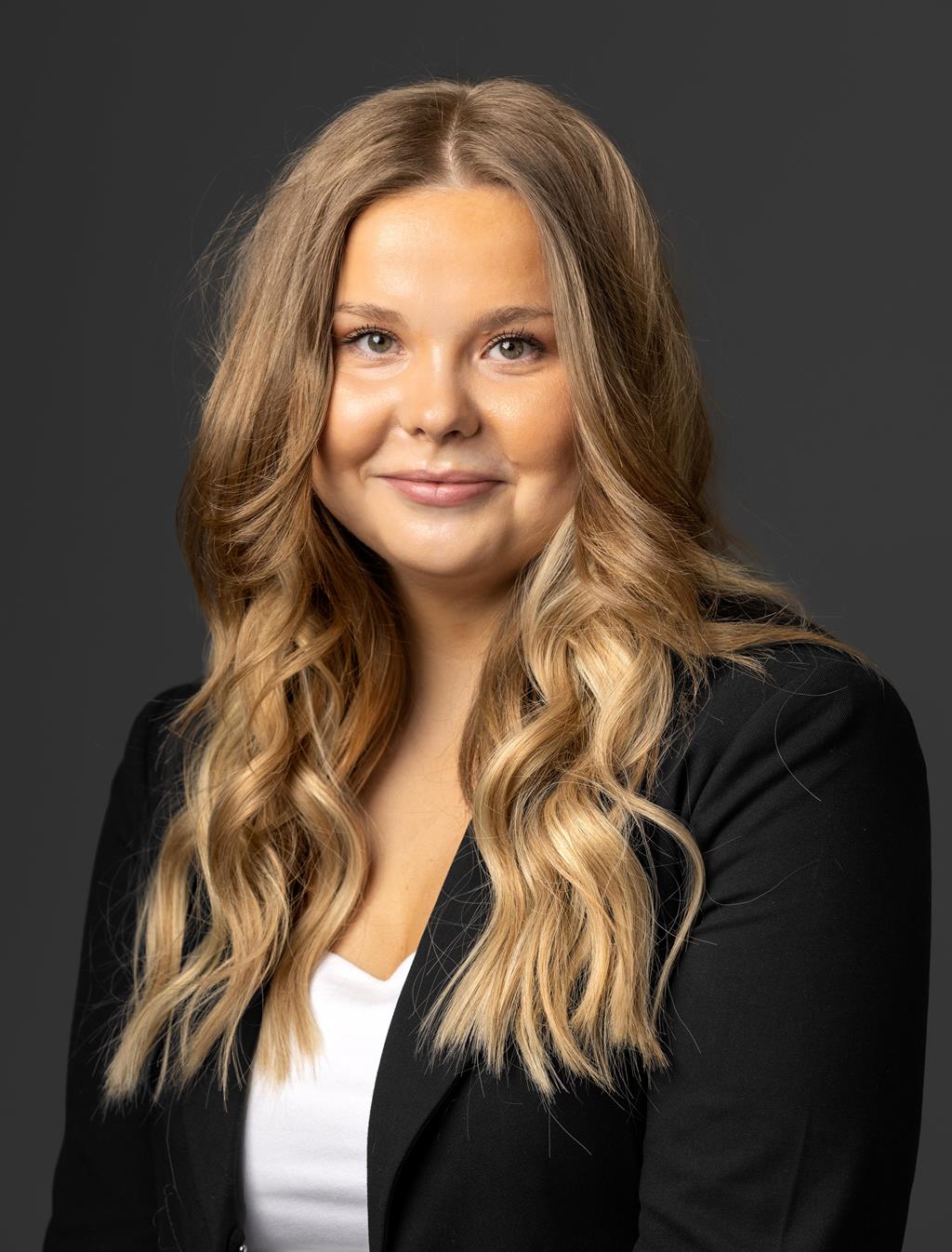 Emma Erixon, Mäklare Svensk Fastighetsförmedling