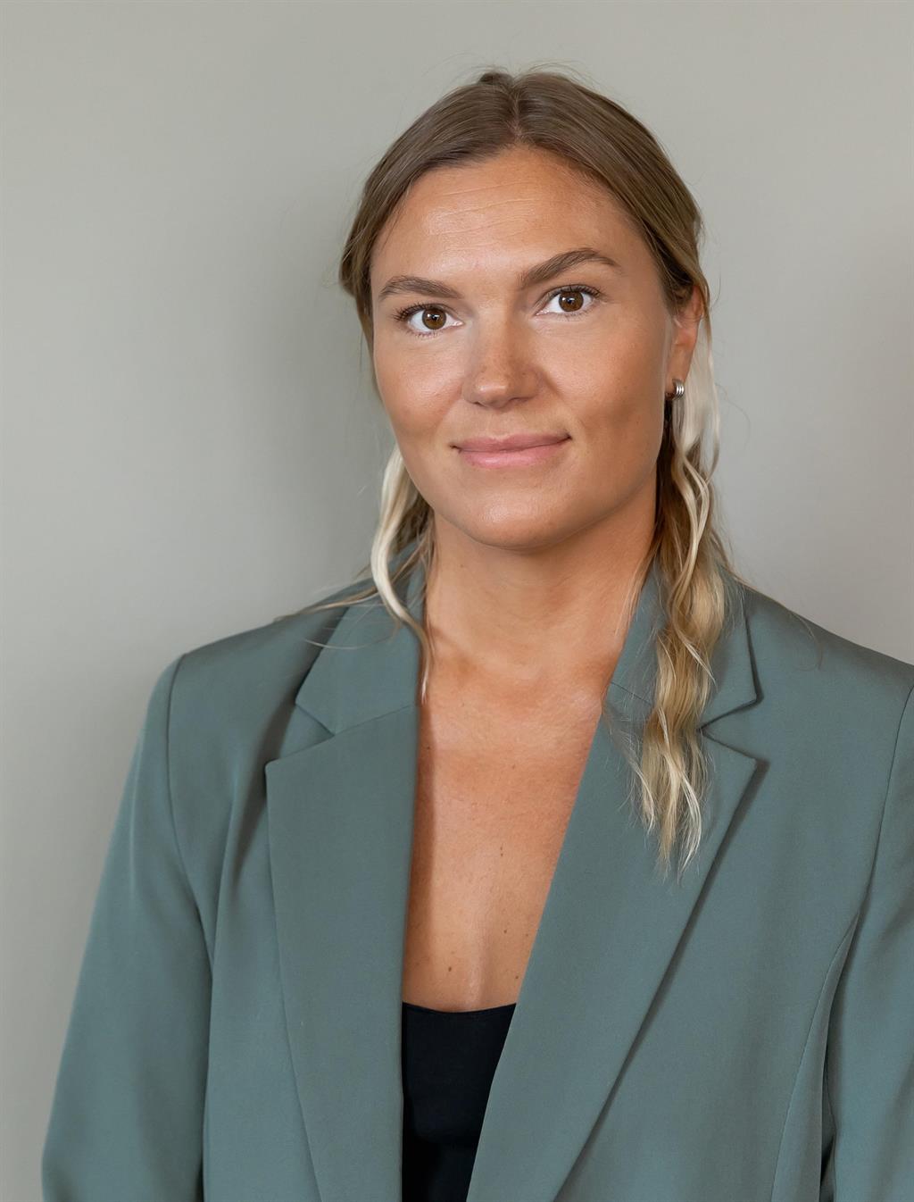 Maria-Therese Hagelberg, Mäklare Svensk Fastighetsförmedling