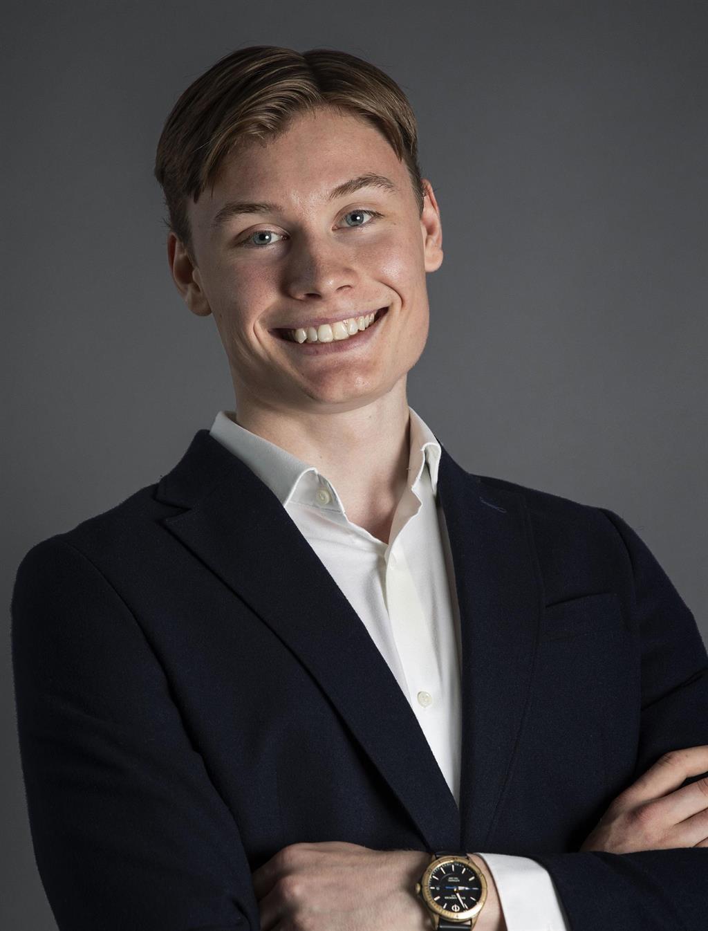 Isak Uselius, Mäklare Svensk Fastighetsförmedling
