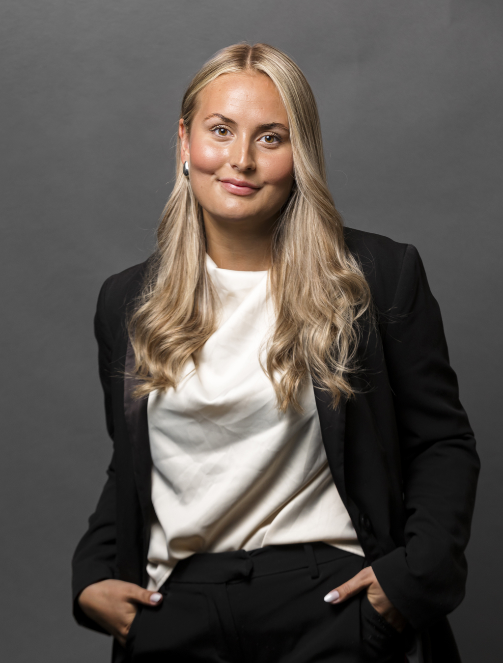 Sanna Hjalmarsson, Mäklare Svensk Fastighetsförmedling