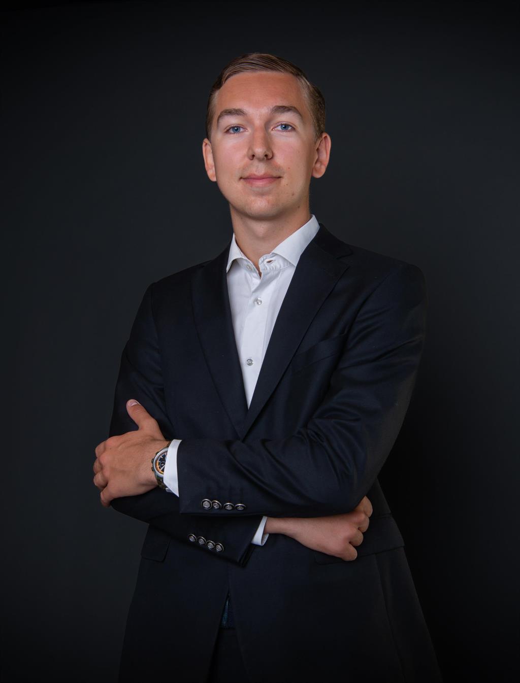Hugo Kark, Mäklare Svensk Fastighetsförmedling