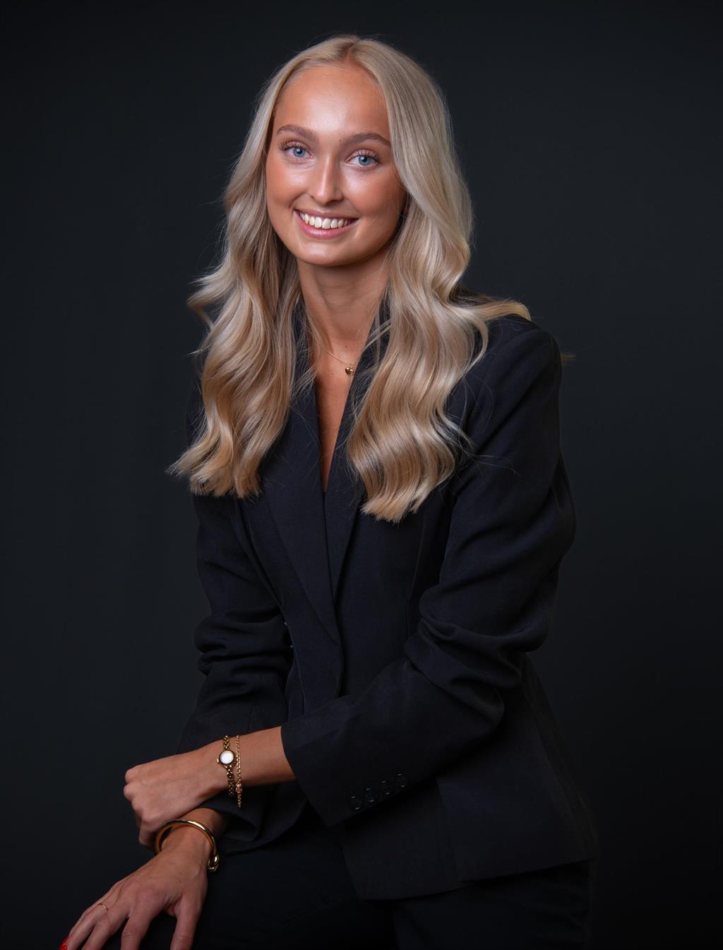 Vera Ärlevik, Mäklare Svensk Fastighetsförmedling