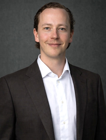 Simon Entian, Mäklare Svensk Fastighetsförmedling