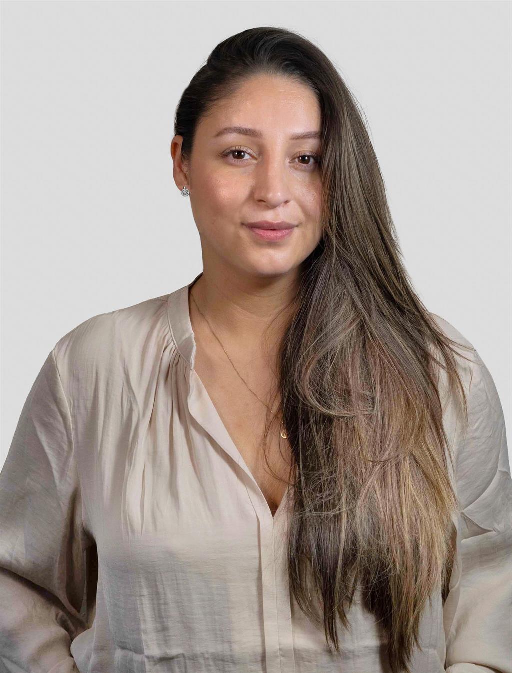 Valeria Ajrulovic, Mäklare Svensk Fastighetsförmedling