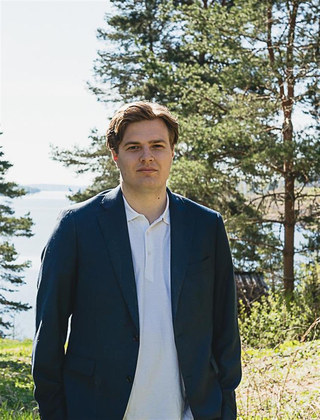Teddy Finsberg, Mäklare Svensk Fastighetsförmedling
