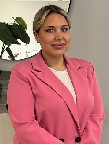 Nicole Pigall, Mäklare Svensk Fastighetsförmedling
