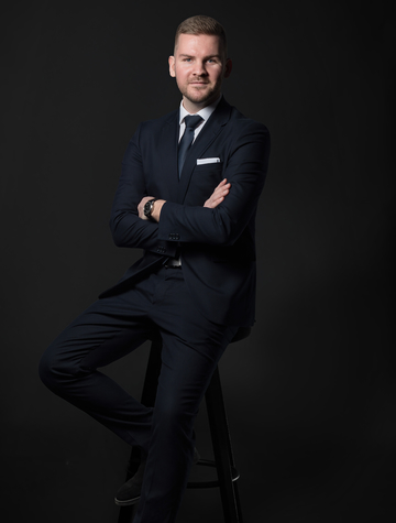 Lucas Burenfjäll, Mäklare Svensk Fastighetsförmedling