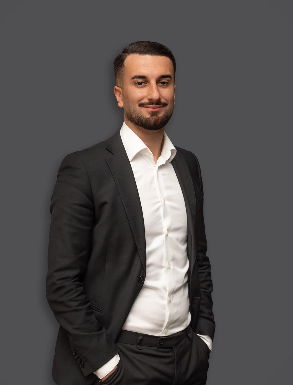 Robert Shlimon, Mäklare Svensk Fastighetsförmedling
