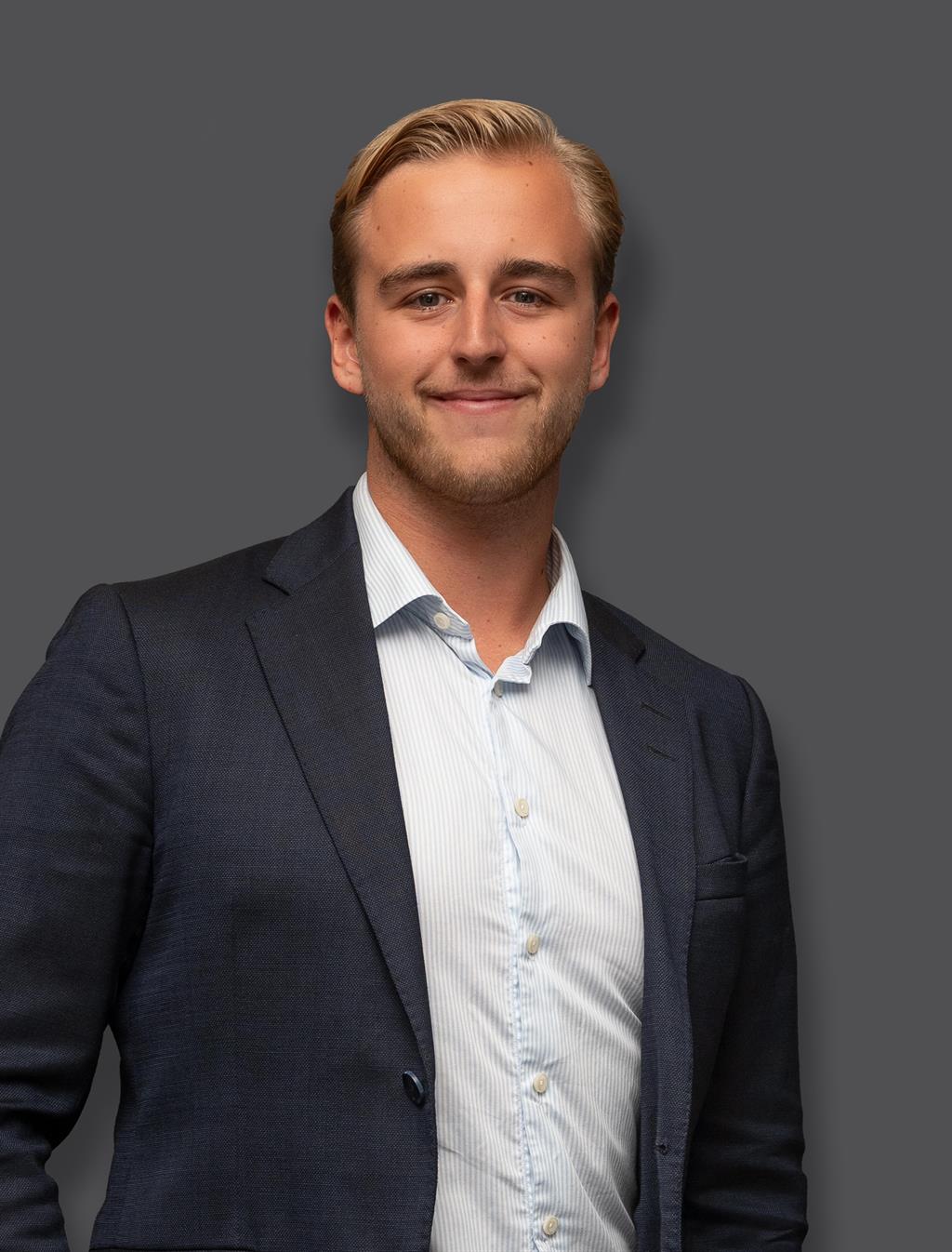Alexander Rudenok, Mäklare Svensk Fastighetsförmedling