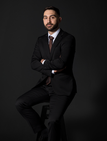 Kristofer Albayrak, Mäklare Svensk Fastighetsförmedling