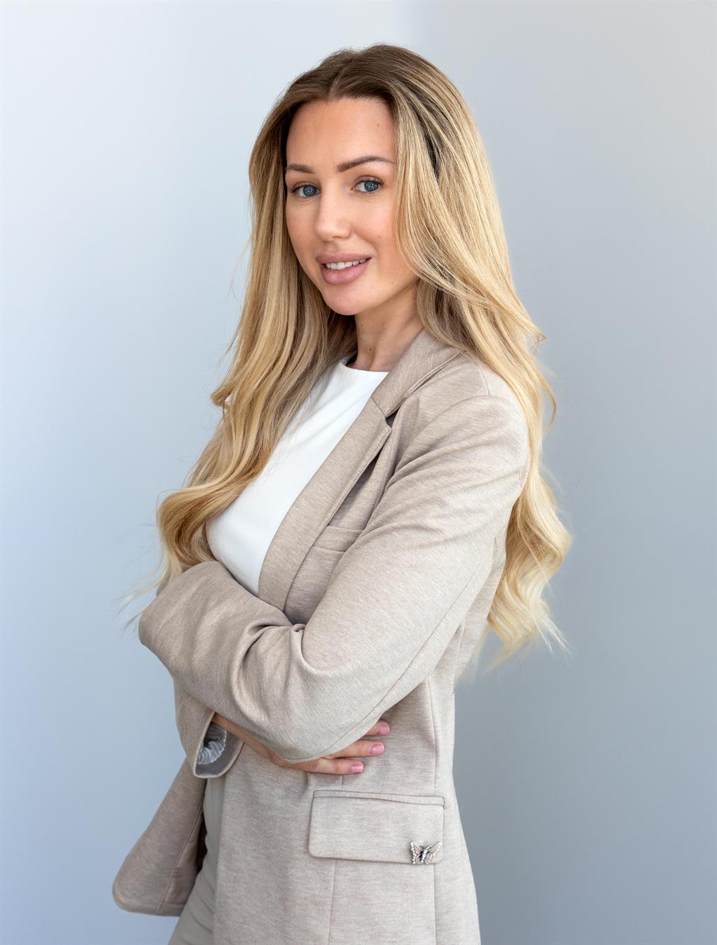 Jennifer Karlsson, Mäklare Svensk Fastighetsförmedling